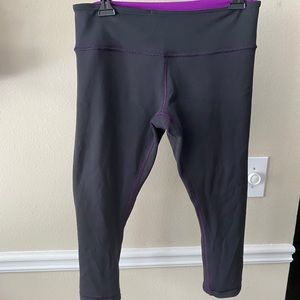 Lululemon wunder under reversible crop sz 10